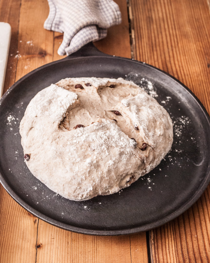 Easy Bread recipe that anyone can make, no baking experience required!Just a few ingredients and 5 minutes of prep time, and you're on your way to crusty, rustic, amazing bread!